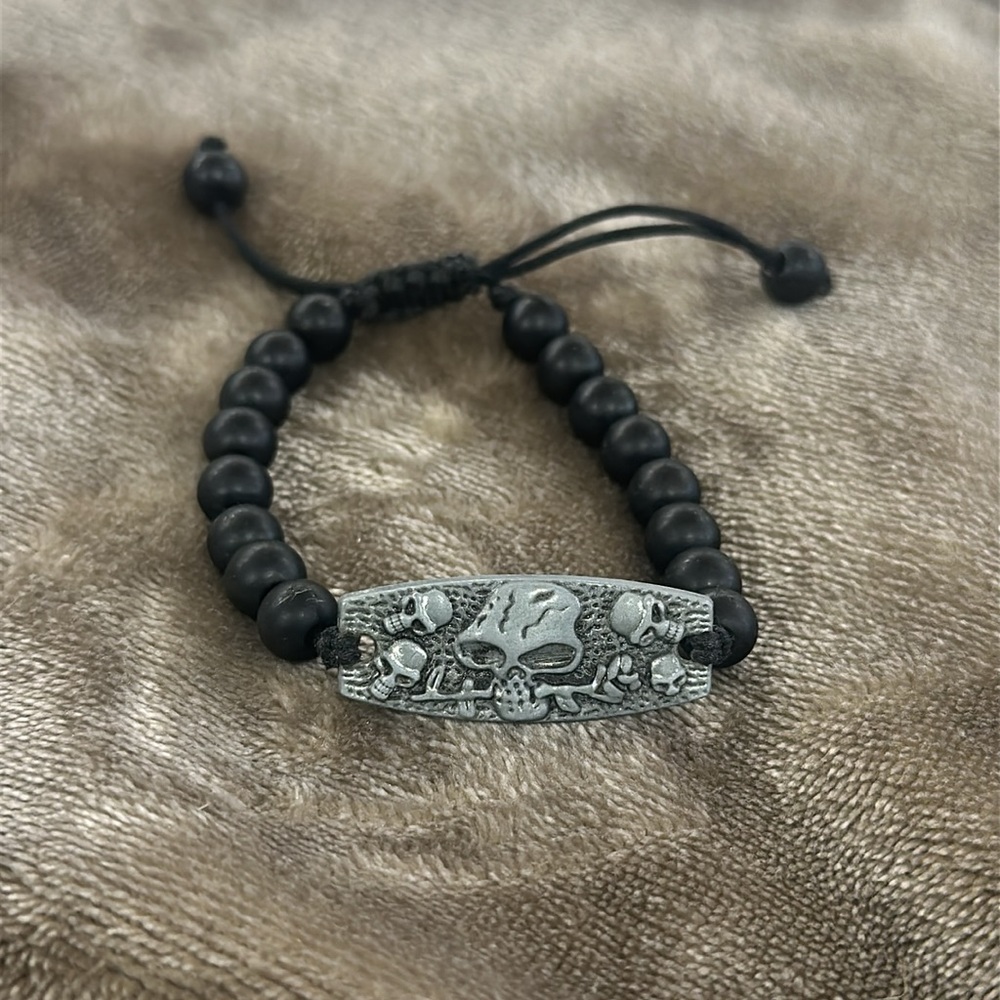Black Beaded Bracelet with Silver Skull Accent